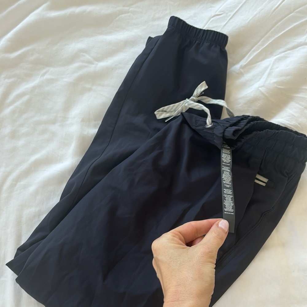 Vuori gray joggers